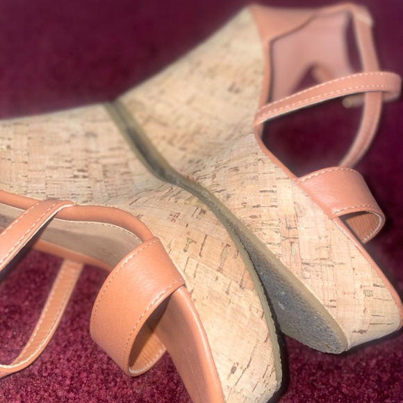 Weebo Tan Wedge Heels with Crossover design size 7 1/2 - Picture 5 of 6